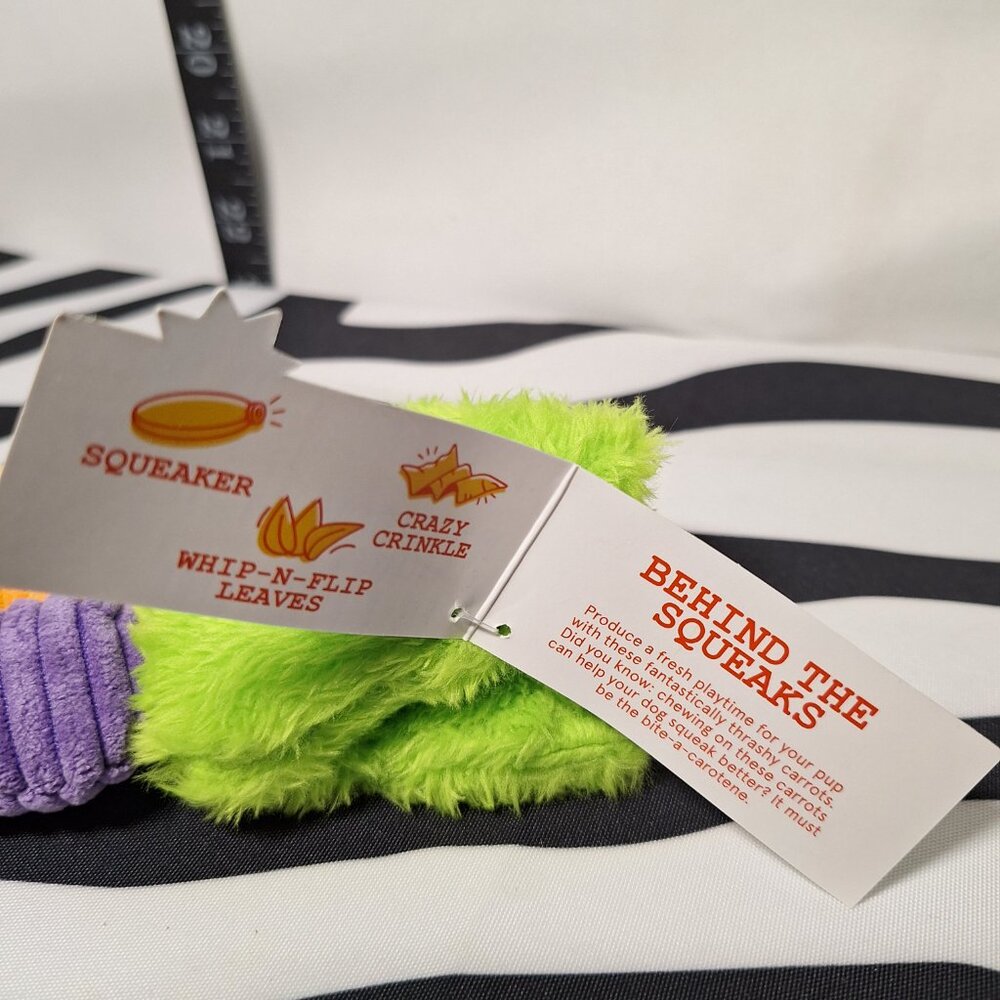 NWT Bark BarkBox Beg -n- Bag Theme with 2 toys and 3 treats - Small Dogs - Picture 9 of 16